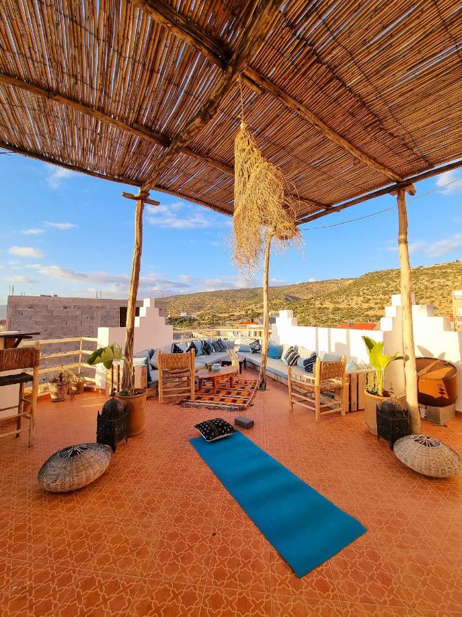 Salt House Morocco - Surf & Yoga Camp Tamraght Exterior foto
